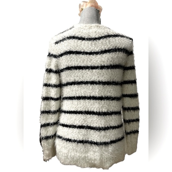 Style & Co fluffy striped sweater with 2 front pockets size S - Picture 3 of 6